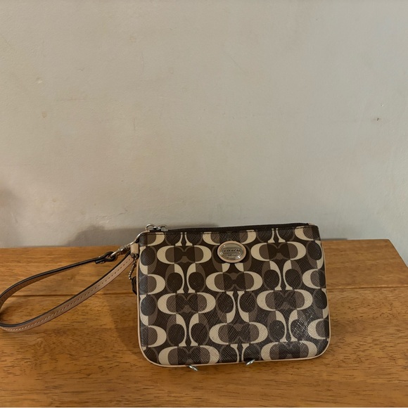 Coach Peyton Signature Dream C Brown and White Coated Canvas Wristlet Wa… - Picture 4 of 12